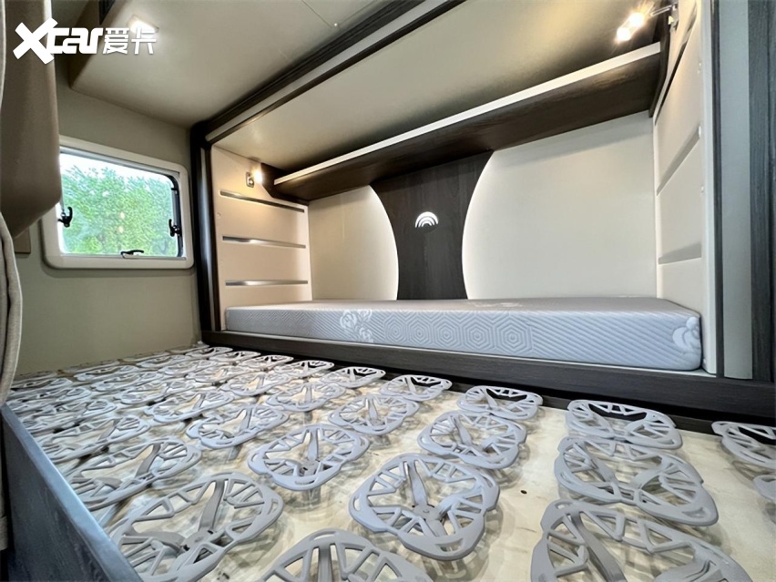 宇通C670双拓展房车，首家进口依维柯底盘打造，89.9万起