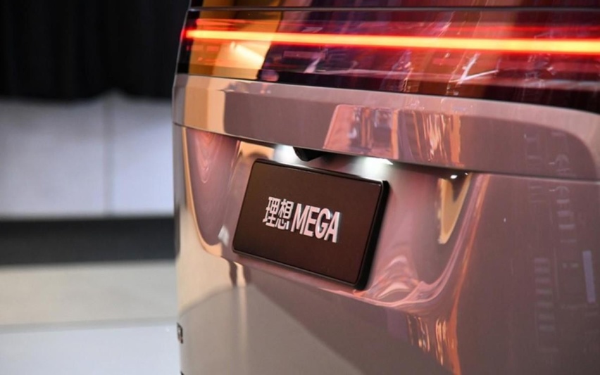 理想MEGA是好车，但是李想的狂傲该“敲打”