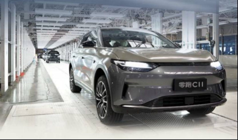 思皓新能源E40X上市；零跑C11工装车实车曝光