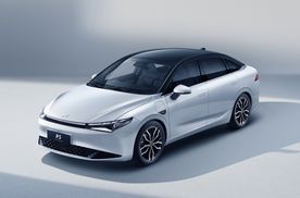 精简配置版本，2024款小鹏P5：2个配置，纯电续航500km
