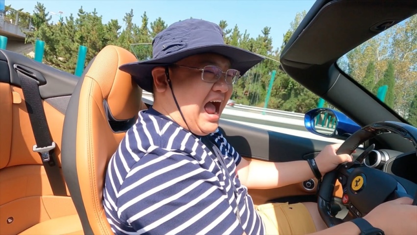 圆梦之旅！胖虎开上了最新款的法拉利Portofino M！