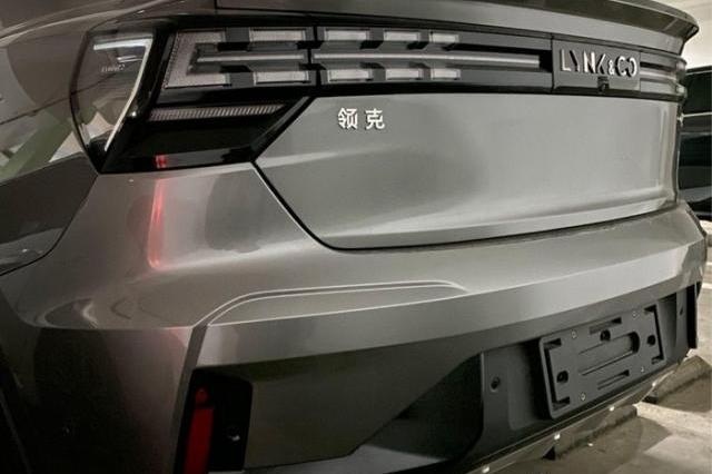 领克05实车拍摄，溜背造型设计，定位轿跑SUV！​你喜欢吗？