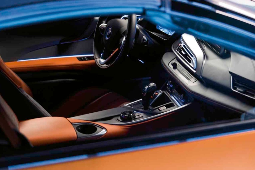 有钱人的玩具，中国限量发售10台，BMW i8推出极夜流星版