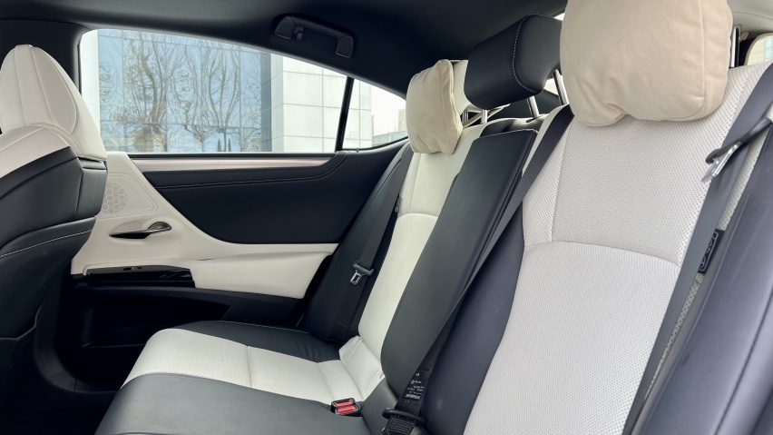 你管这叫运动版？试驾雷克萨斯ES 300h F SPORT