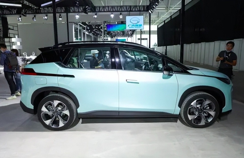 2022款AION V购车手册，推荐 Plus 智享科技版 三元锂