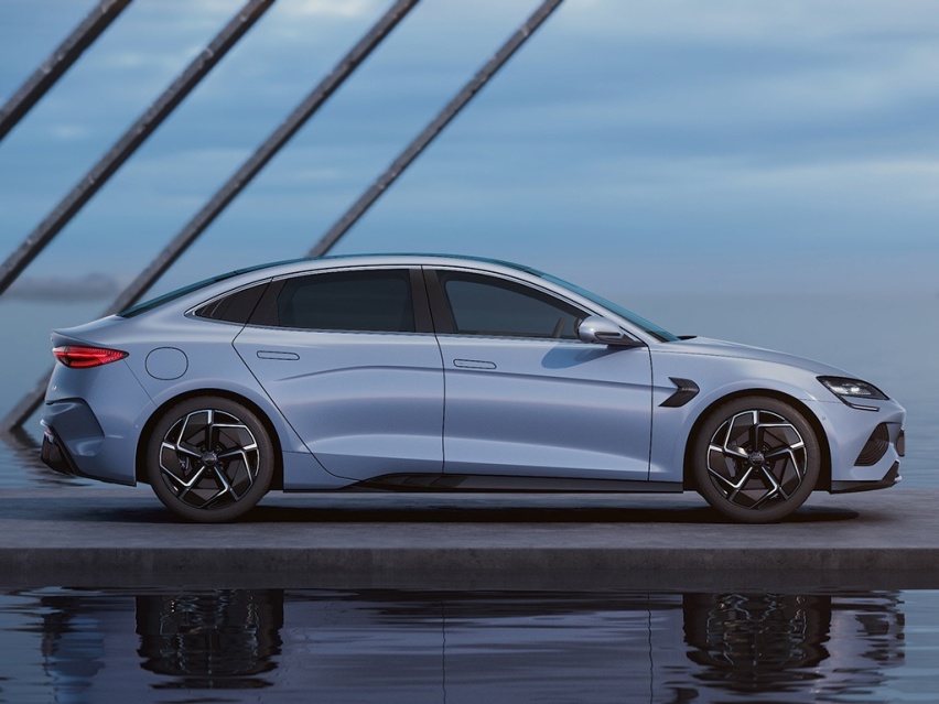 颤抖吧，Model3，比亚迪海豹开启预售，续航700km/零百3.8秒