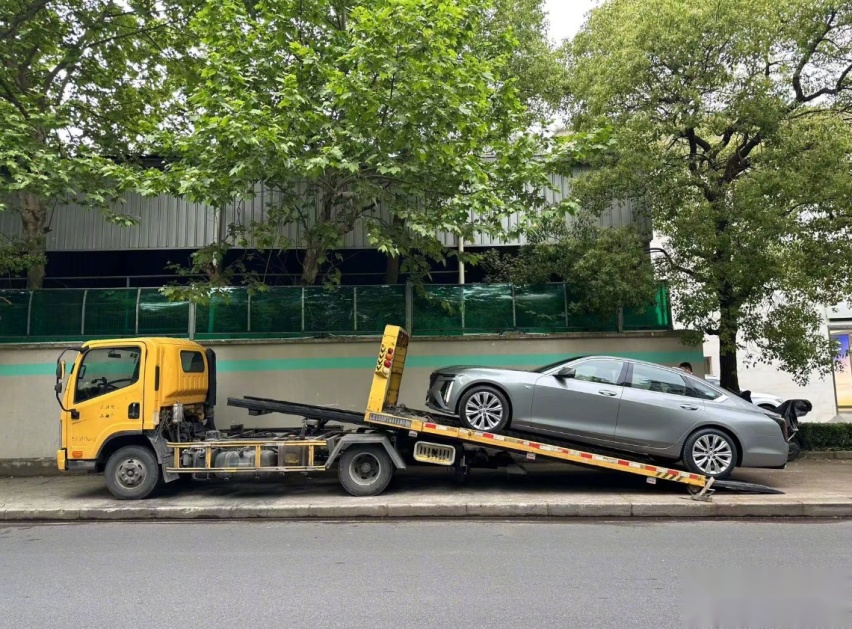打不过7系打5系！全新凯迪拉克CT6实车现身，或北美市场同步上市