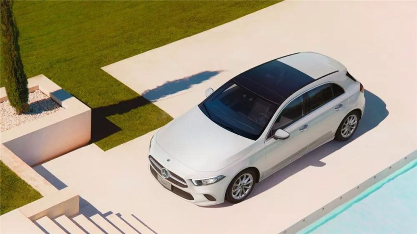 奔驰全新A级两厢上市，别把隔壁的新款AMG E63 S给忘了