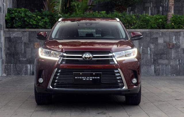 30万预算买七座SUV，奔驰GLB与丰田汉兰达，你会怎么选?