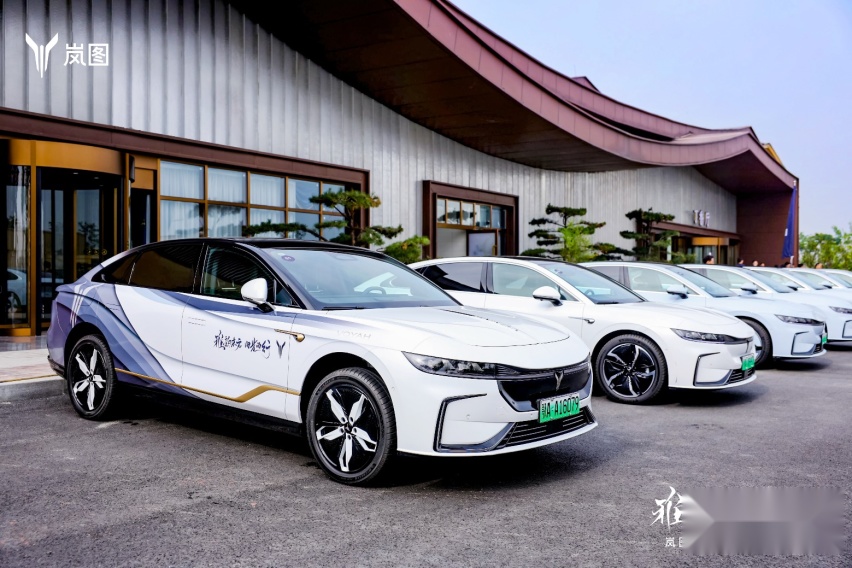 岚图追光成都区域上市，打造中式现代豪华电动出行体验