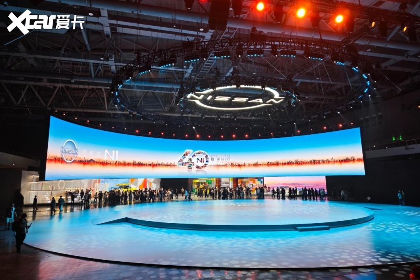 日产中国40周年品牌之夜启幕 日产N6与天籁·鸿蒙座舱首秀