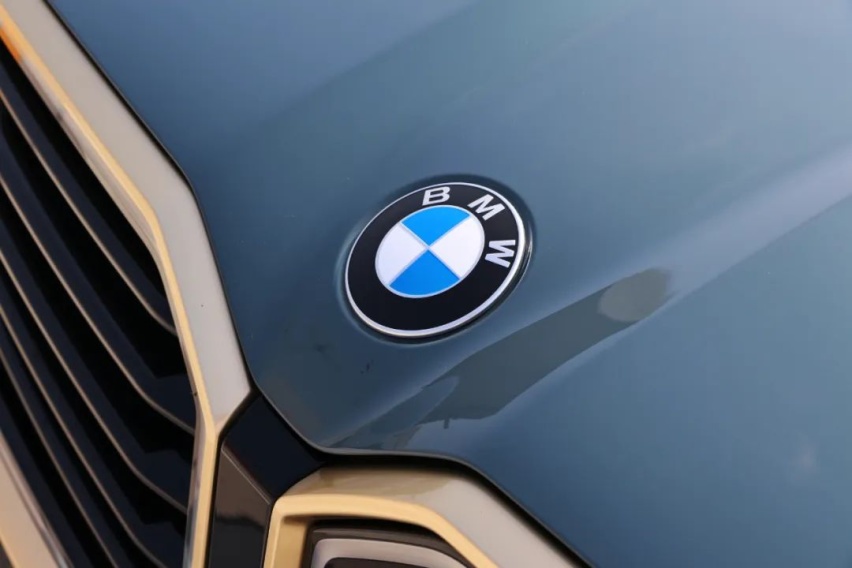 为何创新BMW XM是高性能电动豪华的未来？全方位体验后找到了答案