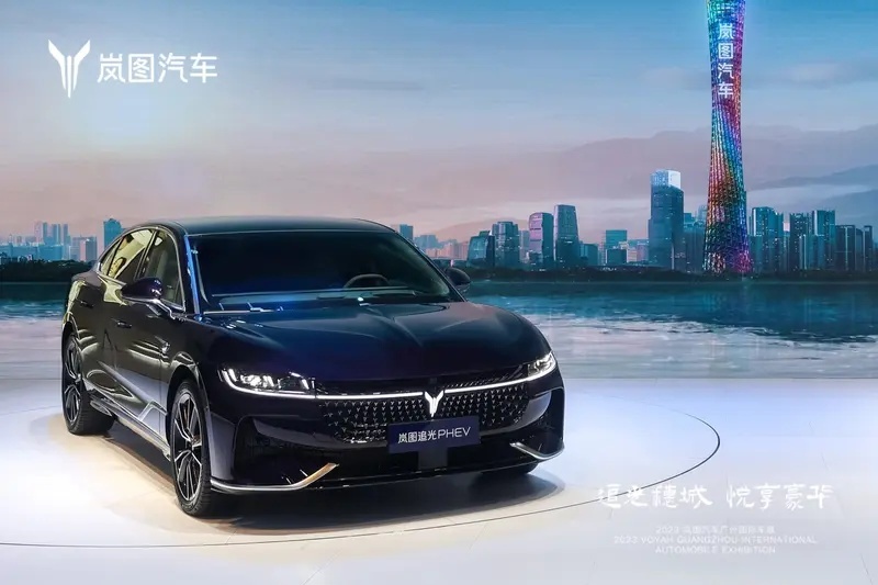 26.69万 纯电续航262km，岚图追光PHEV开创混动新时代