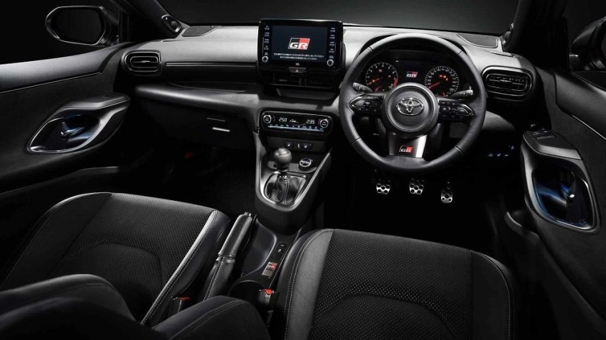八速自动变速箱、300匹马力，2024款丰田GR Yaris
