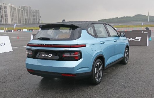 国货跨界MPV 宝骏RM-5，简单车不简单