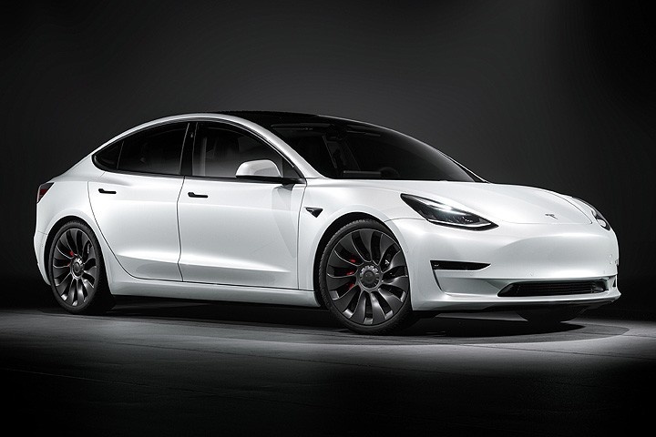 想买请忍住？小改款特斯拉Model 3被拍到了
