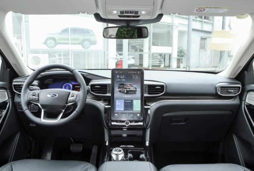 家用中大型七座SUV，福特探险者和大众途昂怎么选？