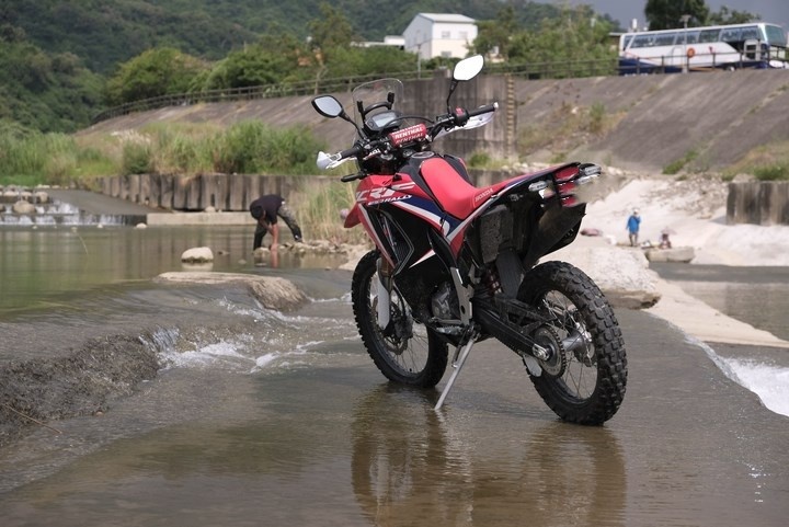 越野穿行輕便才是硬道理本田crf250拉力車騎行體驗