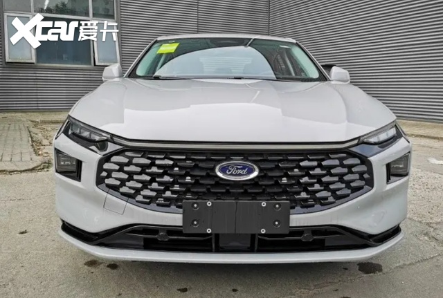 新款蒙迪欧实车曝光，造型动感，标配8AT，1.5T版本或15万以内？