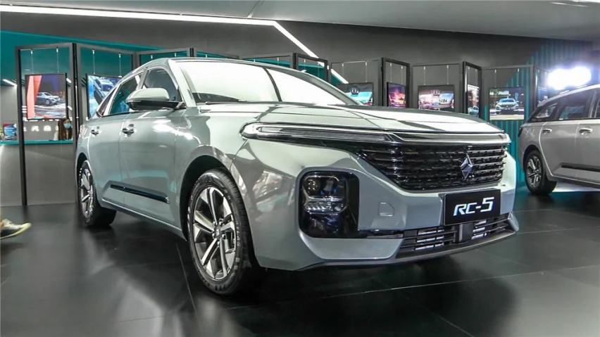 红旗H9、新宝骏RC-5/RC-5W双双开启预售...