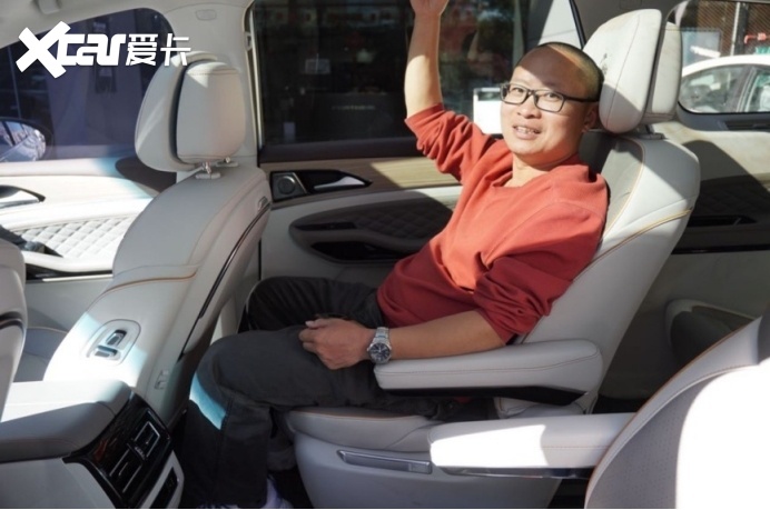 自驾滇西北大环线能花多少钱？开游艇给出答案！