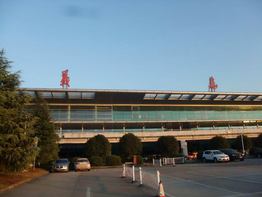义乌机场停车费多少钱一天，义乌机场停车场收费标准2022