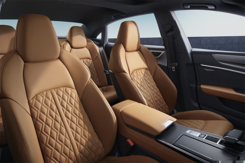 3.0T V6+四驱+四轮转向 还配无边门框？奥迪A7L年内上市！