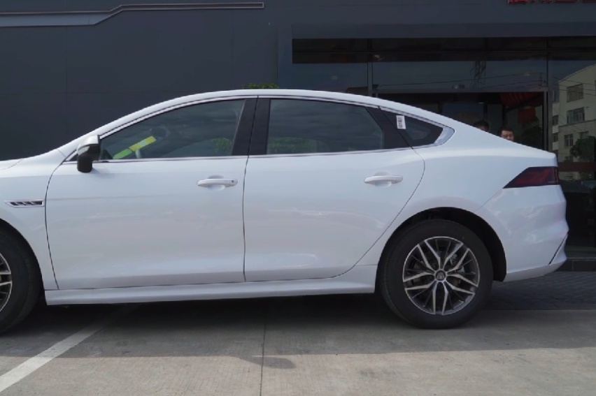 实拍秦PLUS EV，最长续航600km，十万级纯电轿跑的不二之选？