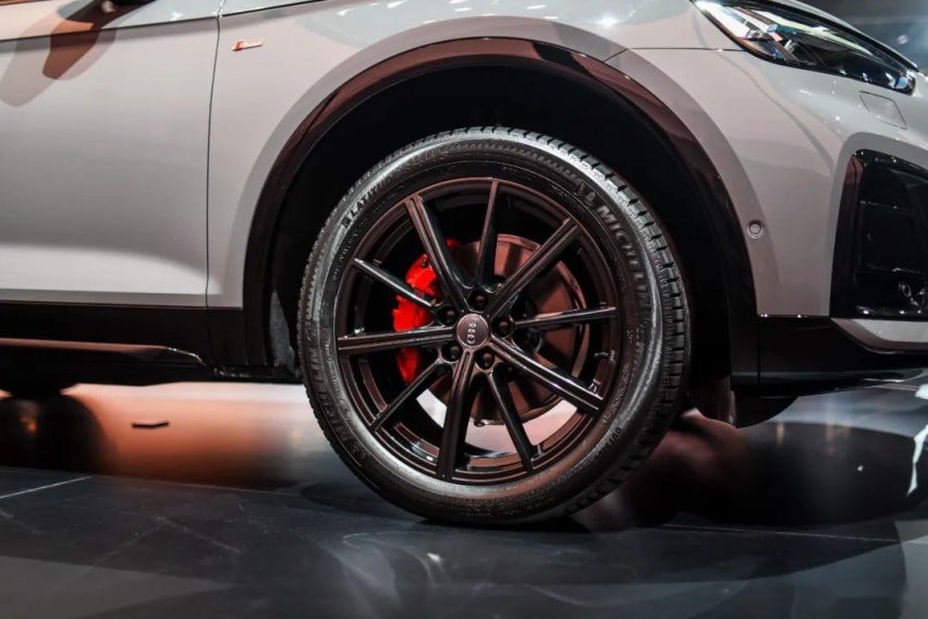 黑标奥迪，帅的一批！全新Q5L Sportback全球首发