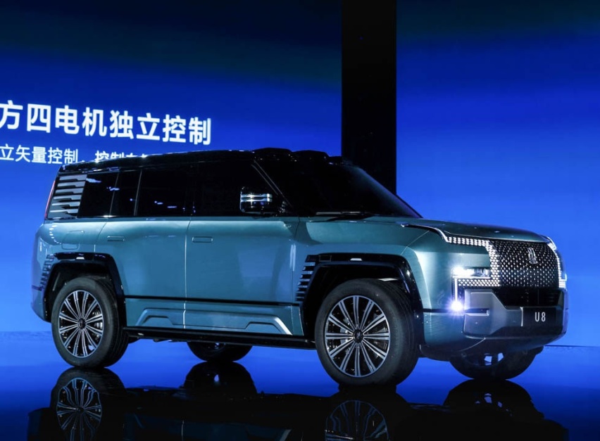 比亚迪百万豪车！硬派越野+超跑+黑科技 网友：有钱真能横着走！