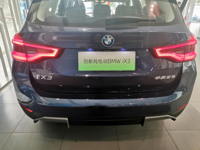 探店：不到40万起售，宝马第一辆纯电中型SUV怎么样？