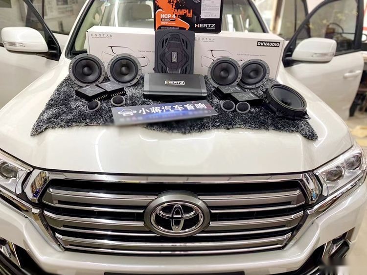 哈尔滨丹拿汽车音响，酷路泽前后升级两分频+超低音+功放