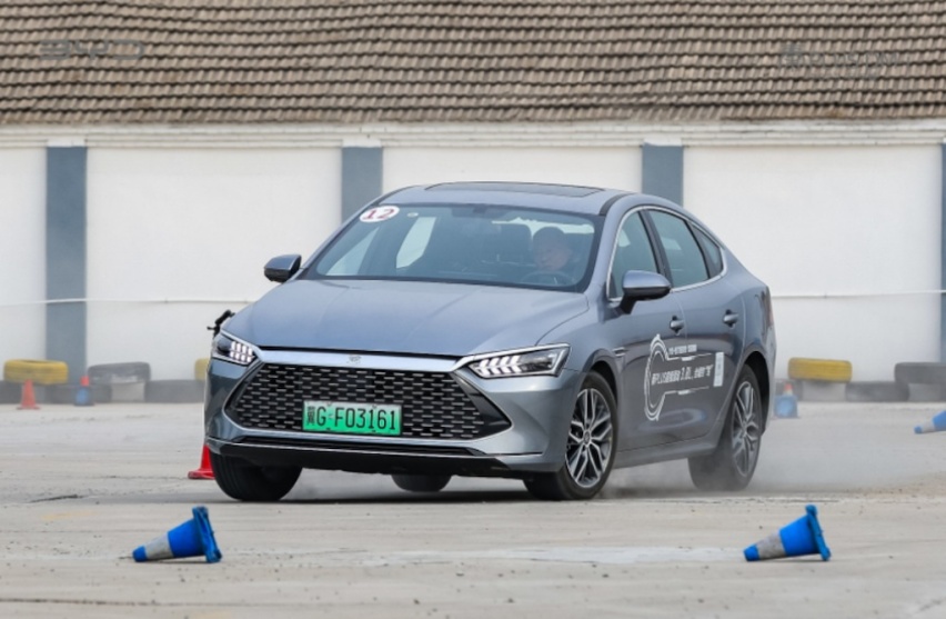 、百公里亏电油耗低至3.8L，主打的就是“省”！2073.png