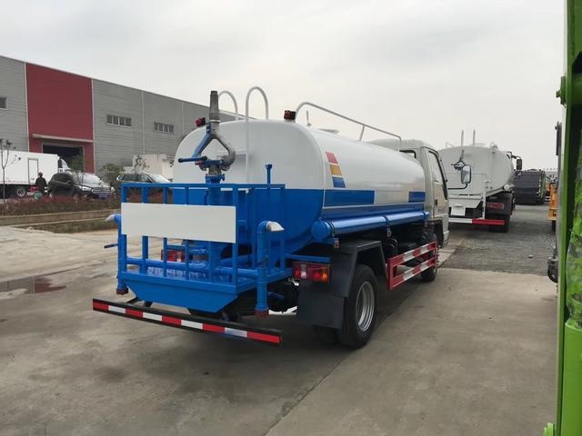福田5吨工地专用洒水车 不上户5T环保洒水车