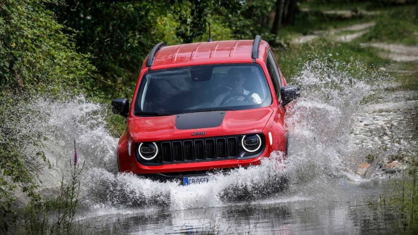 Jeep Renegade 4xe，油电加持并不影响越野