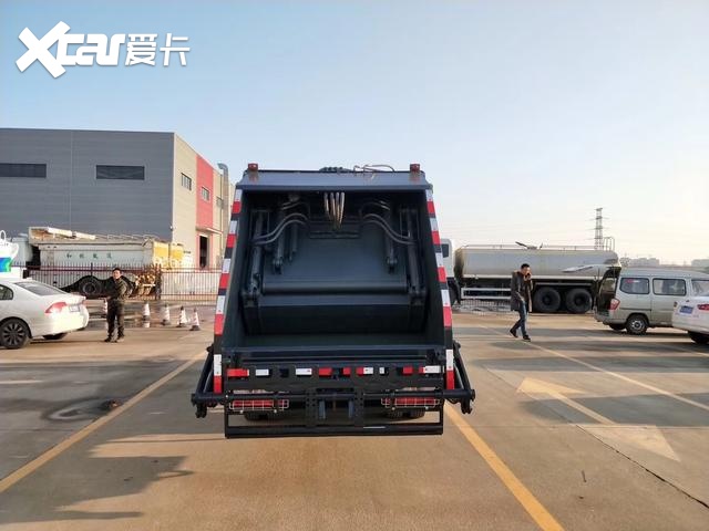 东风6方压缩垃圾车 环卫垃圾压缩车厂家报价