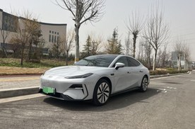 实力为王！特斯拉Model 3紧急降价也打不过银河E8
