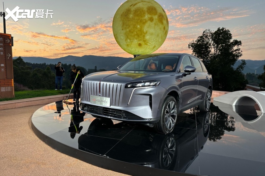 1763214768677955.jpg 红旗HS6 PHEV开启预售 预售先享价17.88万元起