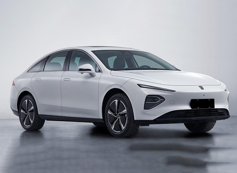 馈电油耗百公里4.3L，荣威D7插混版叫“DMH”，纯电续航125km