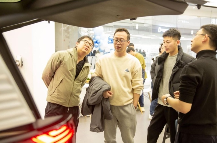 2024款腾势D9到店，助力大连万象汇腾势体验店隆重开业