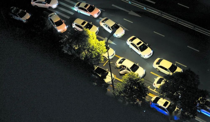 长期跑夜班网约车，是一种什么样的体验？