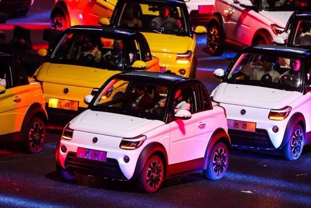 一夜成名的赛麟汽车，葫芦里卖的什么药？第一手现场报道来也