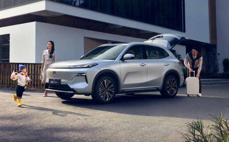 10万级插混SUV，吉利星舰7和比亚迪宋PLUS谁更值得入手？