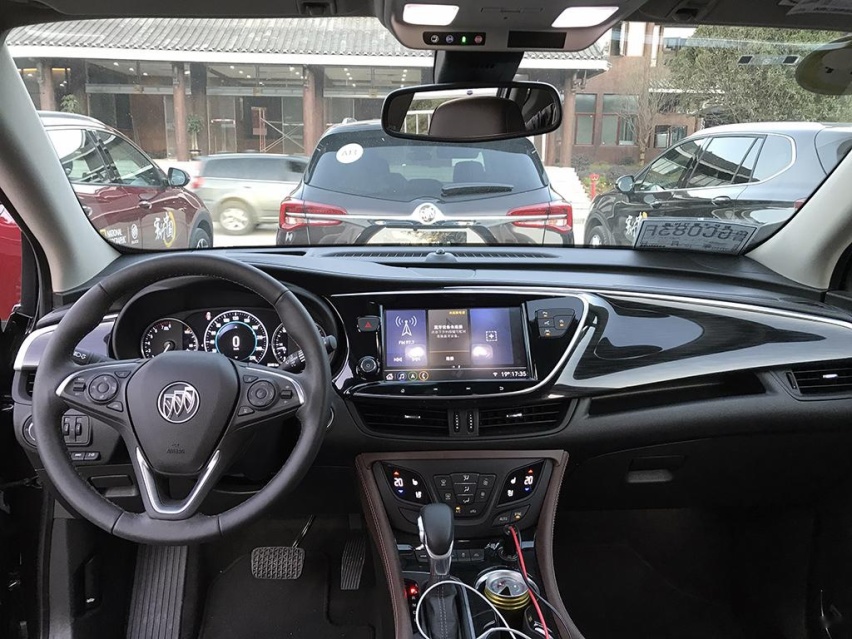 紧凑型SUV的价格买中型SUV，实拍2020款昂科威28T
