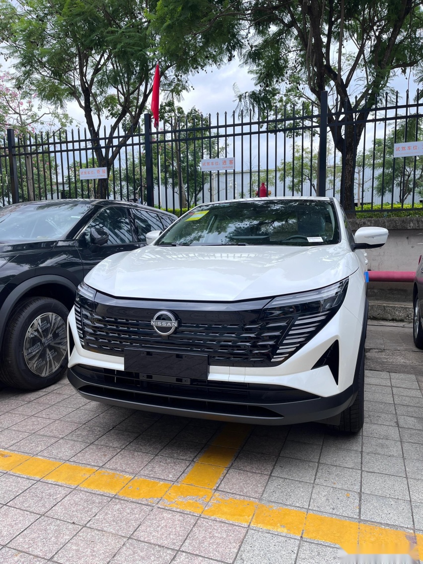 逍客·荣誉实车到店，内饰看齐轩逸，比途岳新锐更大，配2.0L动力