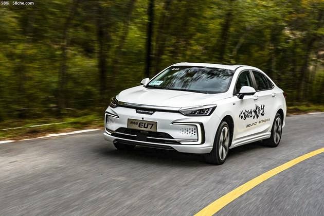 新能源中级车PK BEIJING-EU7VS秦Pro EV