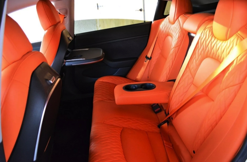一台卖7.9万美元的特斯拉Model 3，你见过吗？