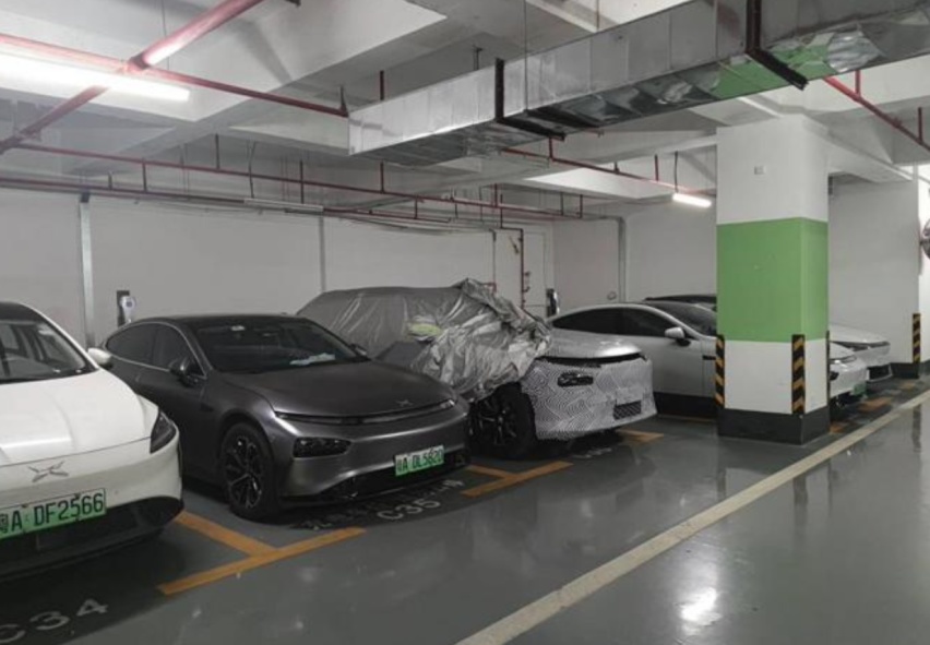 小鹏汽车全新中大型SUV谍照曝光，家族前脸，对标蔚来ES8
