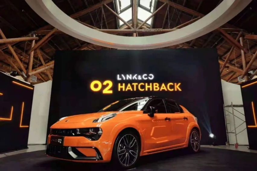 领克02 Hatchback内饰公布，燃不燃？