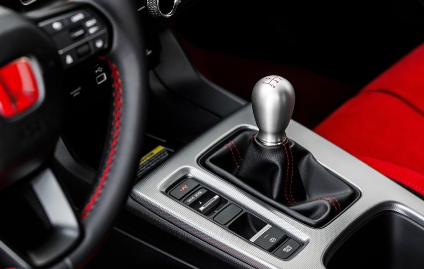 再破铃鹿赛道记录！2.0T+6MT，全新一代本田思域TYPE R全球首发